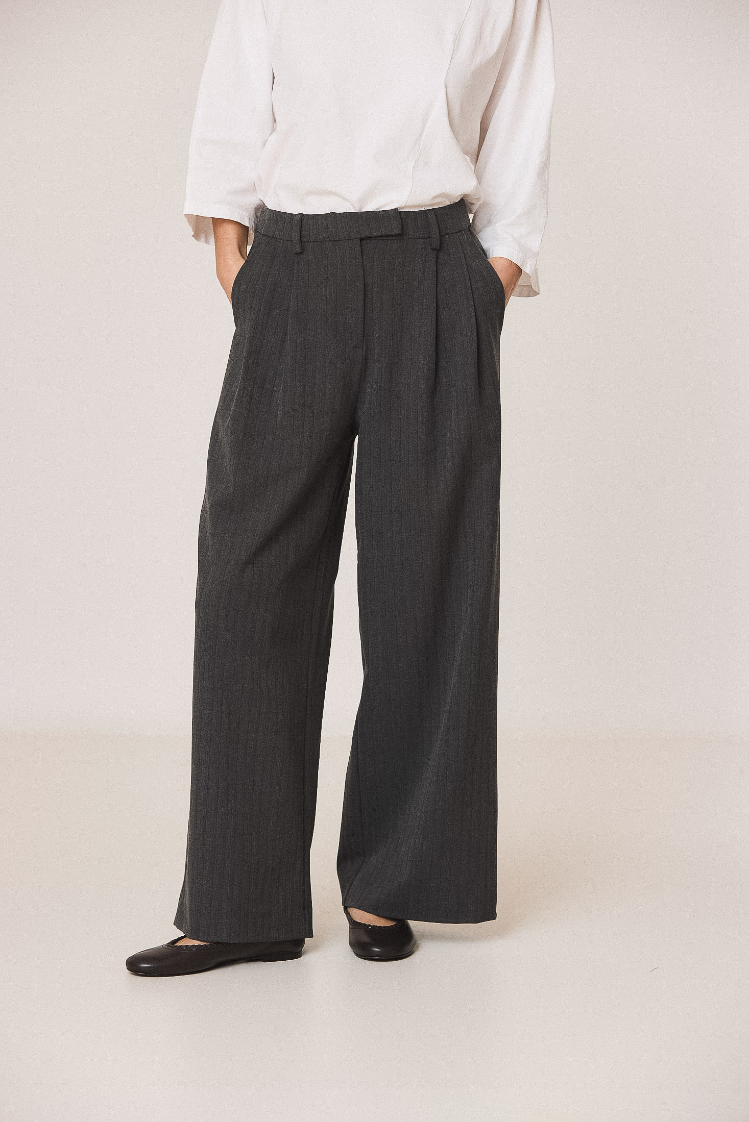 DRESSY PANTS WITH DARTS