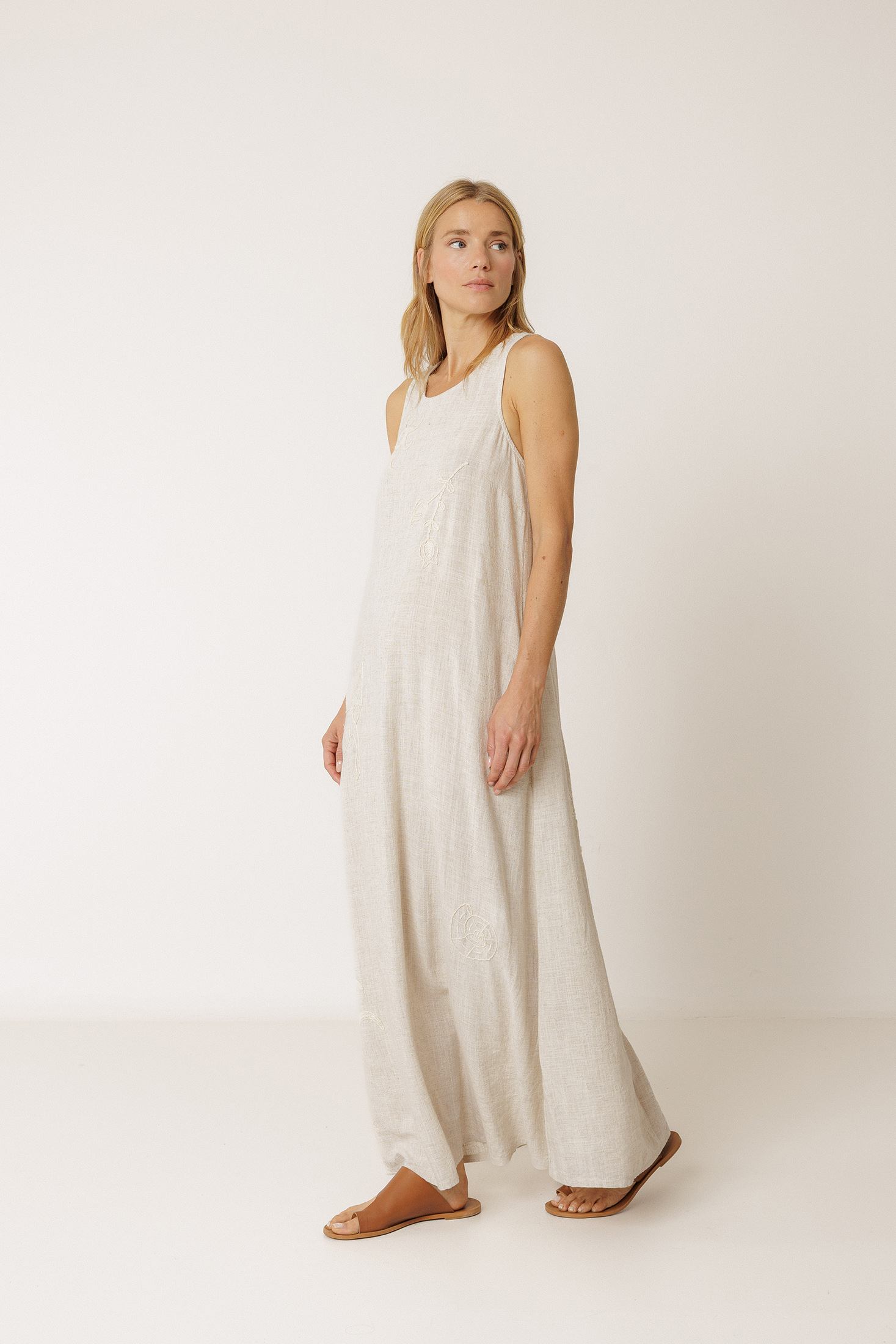 VESTIDO BORDADO NATURALEZA