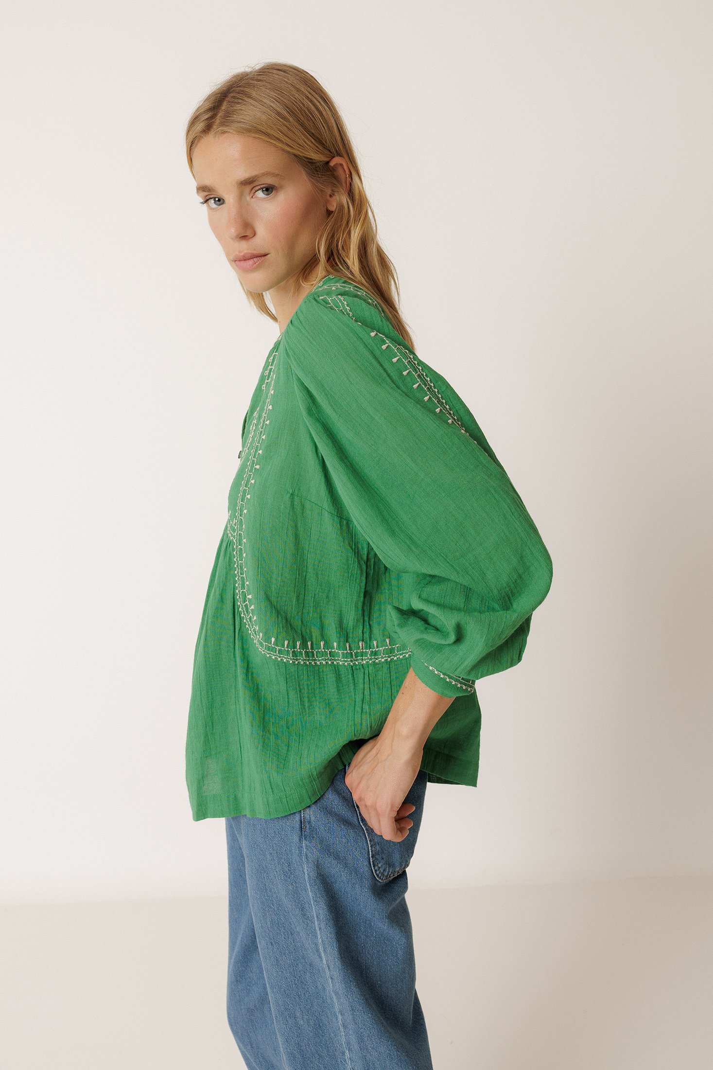 ETHNIC-EMBROIDERY BLOUSE